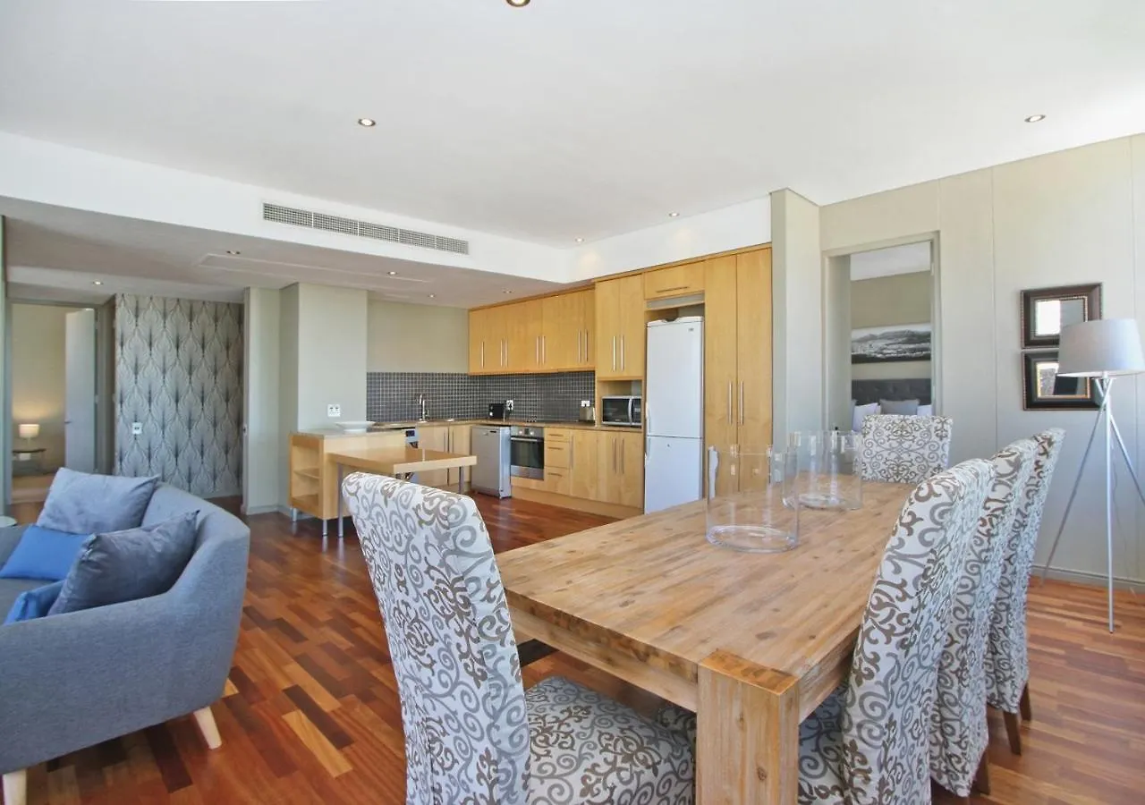 Spacious 3 Bedroom Family Apartment In Κέιπ Τάουν