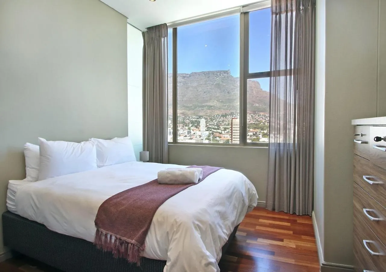 Spacious 3 Bedroom Family Apartment In Κέιπ Τάουν